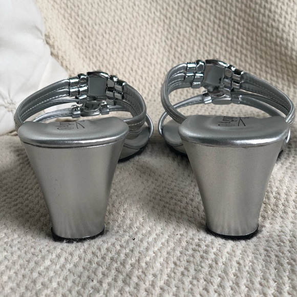 Silver Sandal NWOT! - Picture 5 of 7